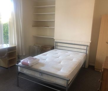 4 bedroom terraced house to rent - Photo 6