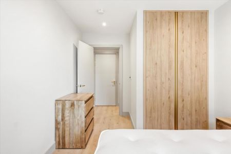 3 bedroom flat to rent - Photo 5