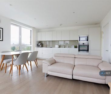 3 bedroom flat to rent - Photo 3