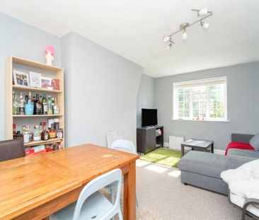 3 bedroom flat to rent - Photo 2