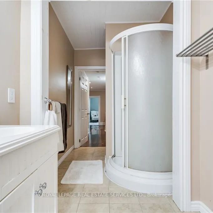 100 GRANT AVENUE - Photo 1