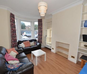 4 bedroom terraced house to rent - Photo 1