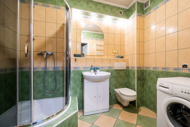 Wolna od zaraz kawalerka, tuż przy stacji metra - Zdjęcie 1