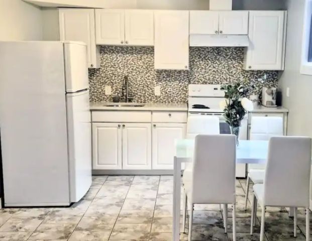 ✨ Bright & Spacious 2-Bedroom Basement Suite – Furnished & Move-In Ready! ✨ | Calgary - Photo 1