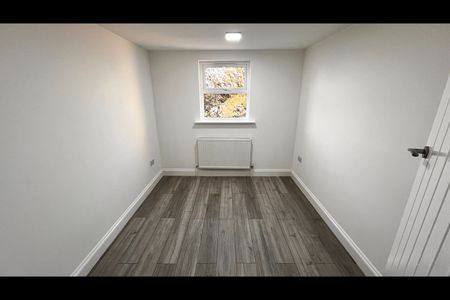 3 Bed Flat, Hartley Road, CR0 - Photo 4