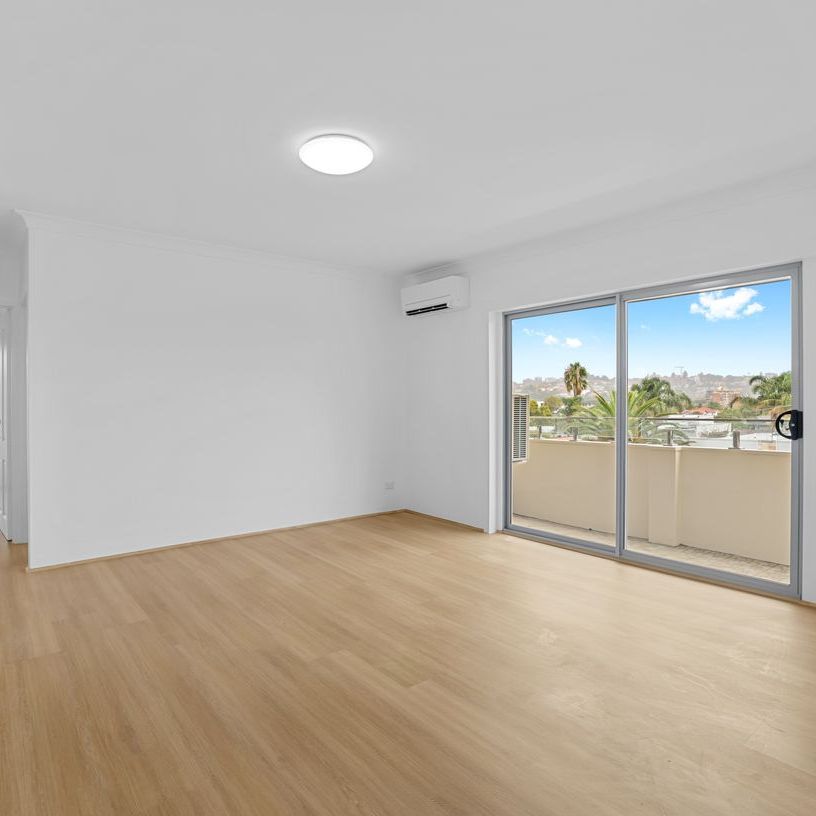 Large Three-Bedroom Garden Apartment In Great Location! - Photo 1