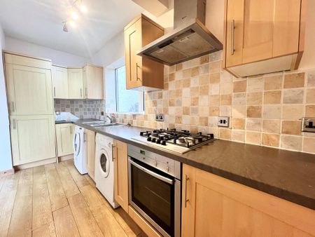 3 bedroom semi-detached house to rent - Photo 3