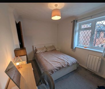 Amber Mead, Taunton, Somerset - Photo 6