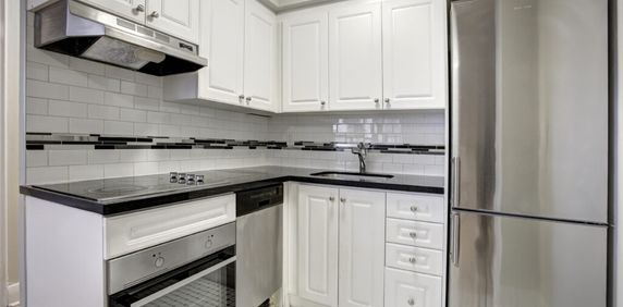 The Kingsview - Photo 2