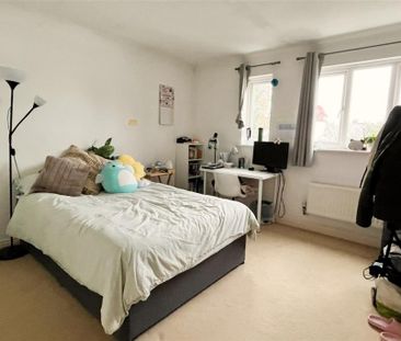 5 bedroom detached house to rent - Photo 2