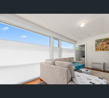 2/3 Watkins Avenue, West Hobart, Tas 7000 - Photo 1