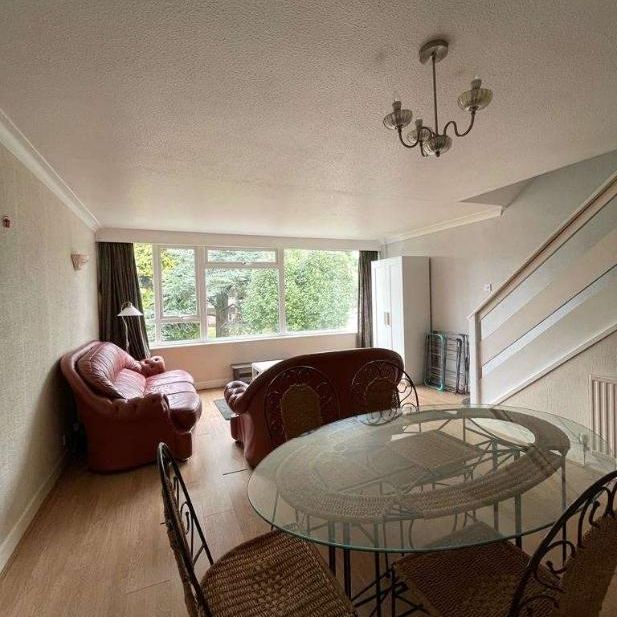 Vernon Close, Leamington Spa, CV32 - Photo 1