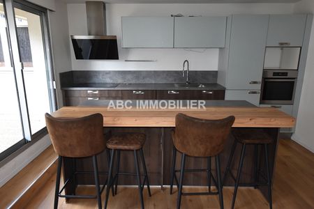 Location Appartement 3 pièces 68m² - Photo 5