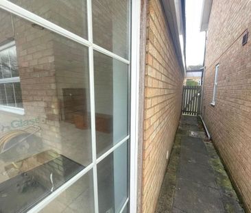 4 bedroom detached house to rent - Photo 1