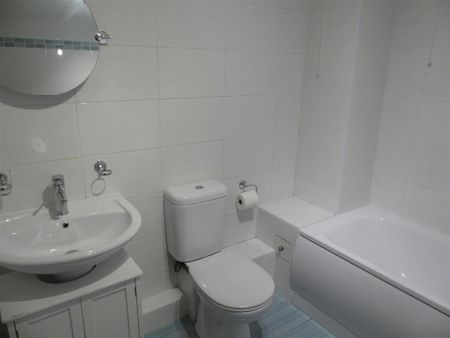 2 bedroom apartment to rent - Photo 5