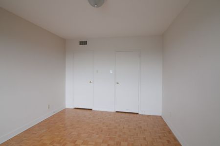 3555 Cote-des-Neiges Road - Photo 5
