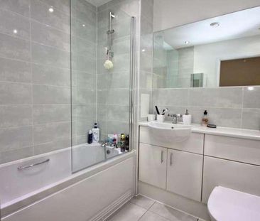 Woking, Surrey, GU22 - Photo 4