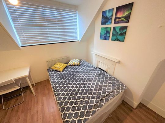 1 bedroom in a house share to rent - Photo 1