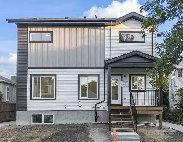 Brand New Town House close to University of Alberta in Queen Alexandre for Rent. | 10753 75 Avenue Northwest, Edmonton - Photo 1