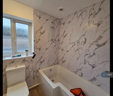 2 bedroom semi-detached house to rent - Photo 3