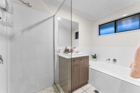 Stylish & Modern Home in Capestone - Photo 2