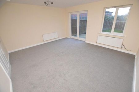 3 bedroom semi-detached house to rent - Photo 2