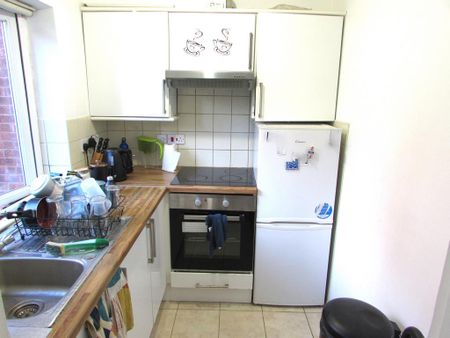 1 bedroom flat to rent - Photo 4