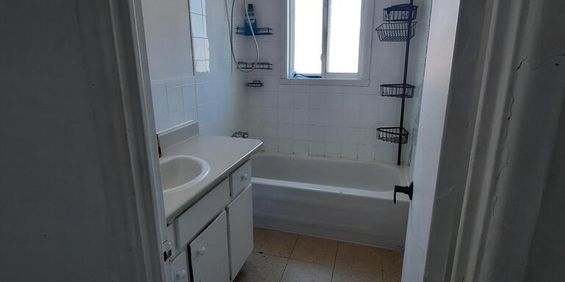 LOGEMENT 4 1/2 EN REPRISE DE BAIL - Photo 3