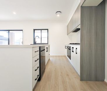 Brand New 5-Bedroom Family Home in the Heart of Box Hill - Photo 5