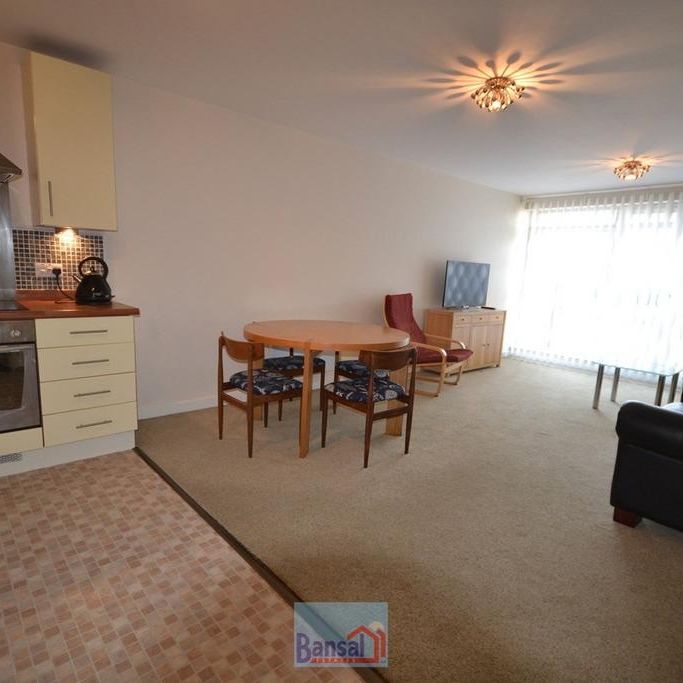 2 bedroom flat to rent - Photo 1