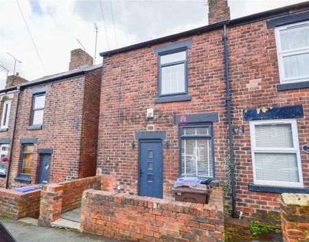 2 bedroom end of terrace house to rent - Photo 3