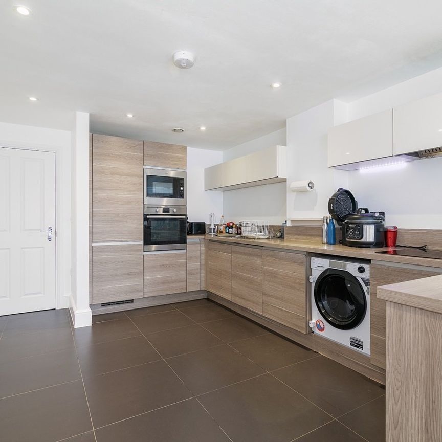 5 Bed Terraced House, St. Augustines Avenue, CR2 - Photo 1