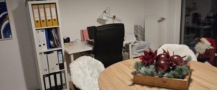 Schöne und vollständig renovierte 3-Zimmer-Dachgeschosswohnung in - Foto 1