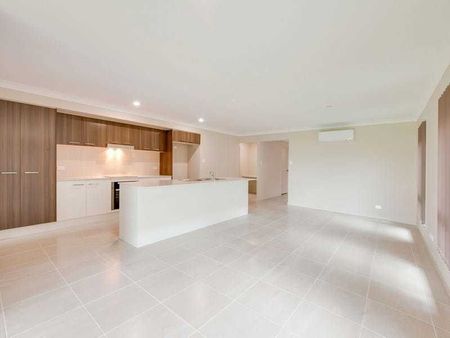 SPACIOUS LOW MAINTENANCE FAMILY LIVING - Photo 4