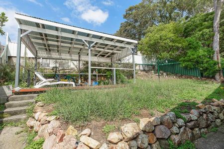 SPECTACULAR 180 DEGREES LAKE VIEWS - WALK TO EVERYTHING! - Photo 4