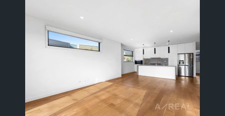 Architecturally Designed Townhouse in a Prime Inner-City Location - Photo 4