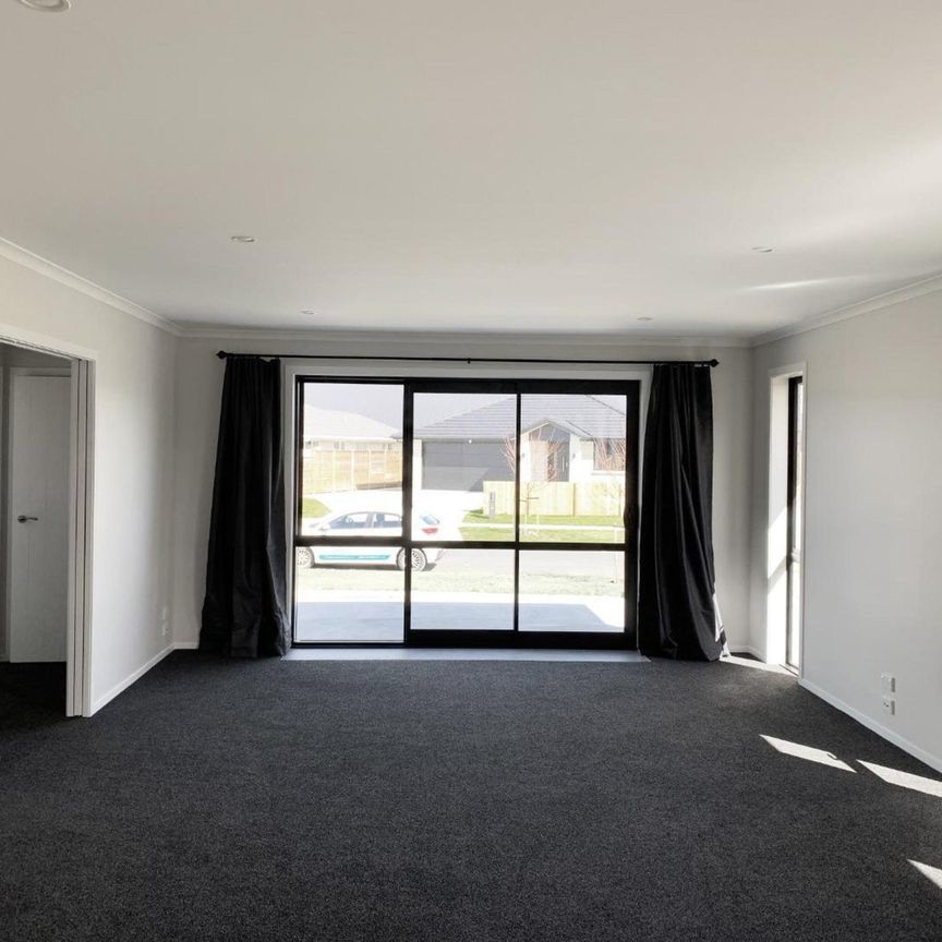 Walk to Rototuna High School - Photo 1