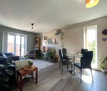 3 bedroom apartment to rent - Photo 2