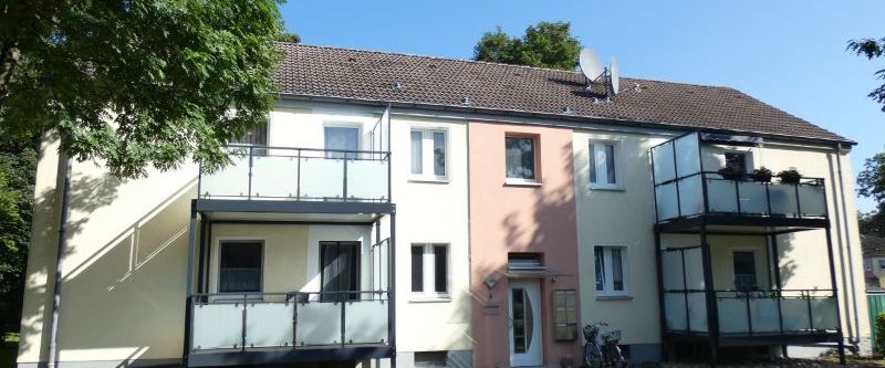 Wunderbare Erdgeschoss-Wohnung mit großem Balkon *wird demnächst modernisiert* - Photo 1