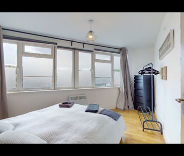 2 Bed Flat, Southwark Park Road, SE16 - Photo 6