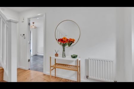 3 Bed Semi-Detached House, Bell Barn Road, B15 - Photo 3