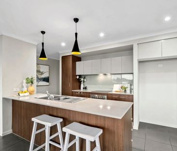 Modern Family Living - Photo 6