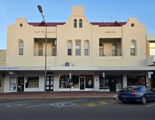 One Bedroom - CBD Location - Photo 1