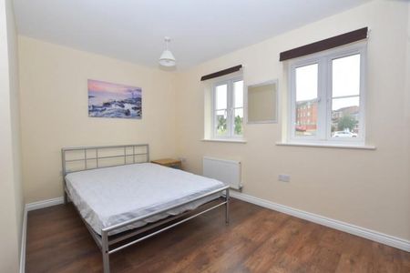 3 bedroom semi-detached house to rent - Photo 3