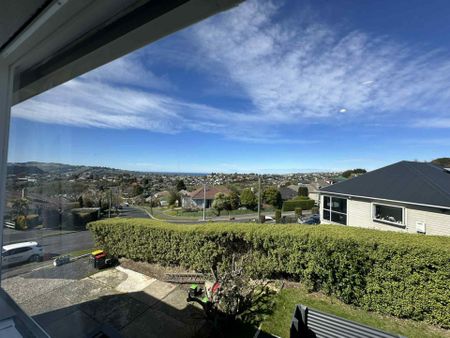 Tastefully designed and well appointed! - Photo 3