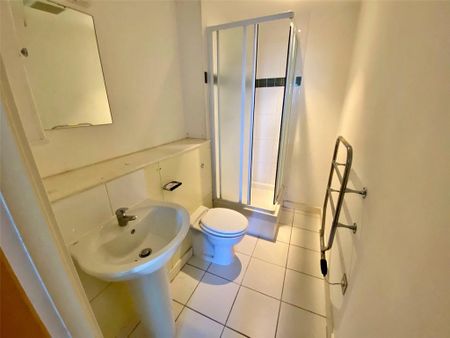 2 bedroom flat to rent - Photo 2