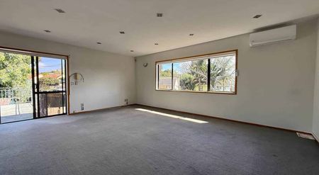 Spacious Living with Great Outdoor Areas – Pri... - Photo 5
