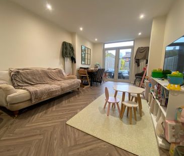 3 bedroom semi-detached house to rent - Photo 2