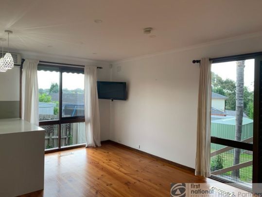 6 Nyora Close, Endeavour Hills - Photo 1