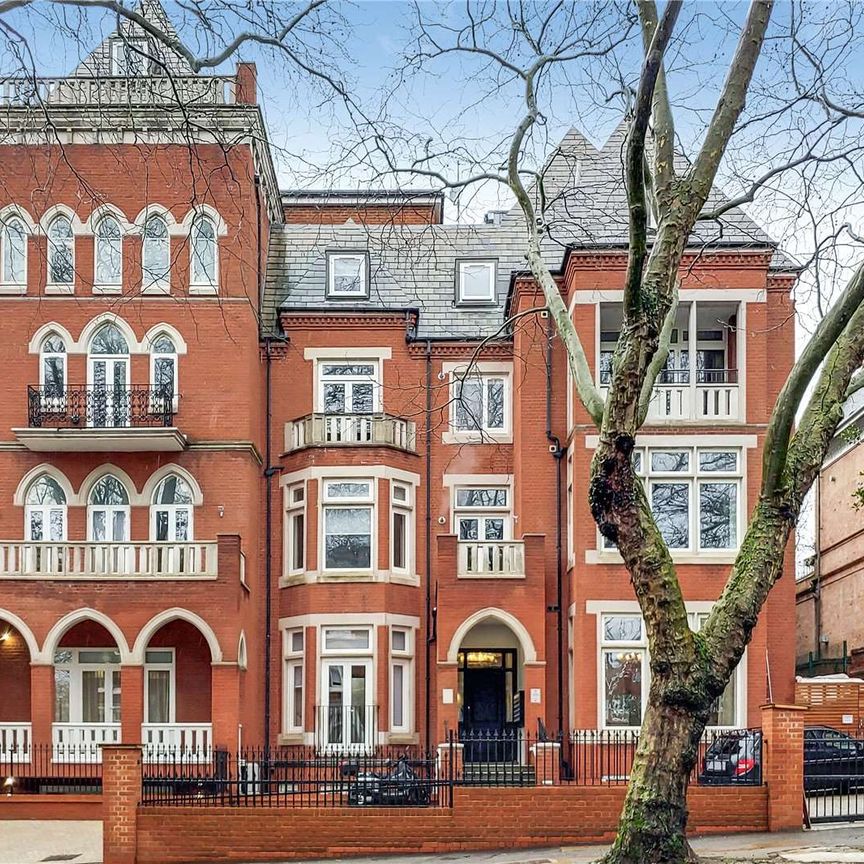 A recently refurbished one bedroom apartment situated in a luxury period property located on Fitzjohn's Avenue NW3. - Photo 1